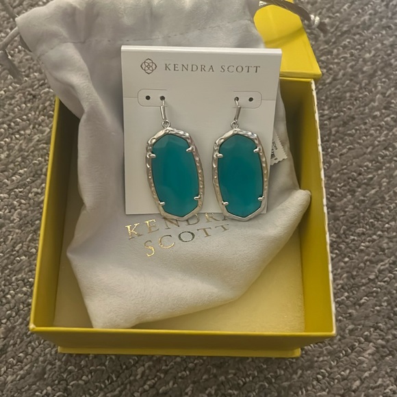 Kendra Scott earrings - Picture 1 of 2